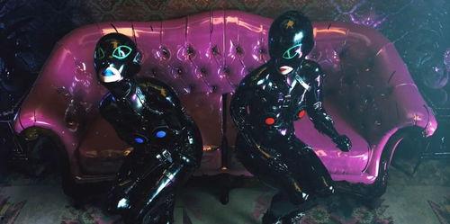 我在末世搬金砖 动态漫画 第一季,金砖传奇第一季